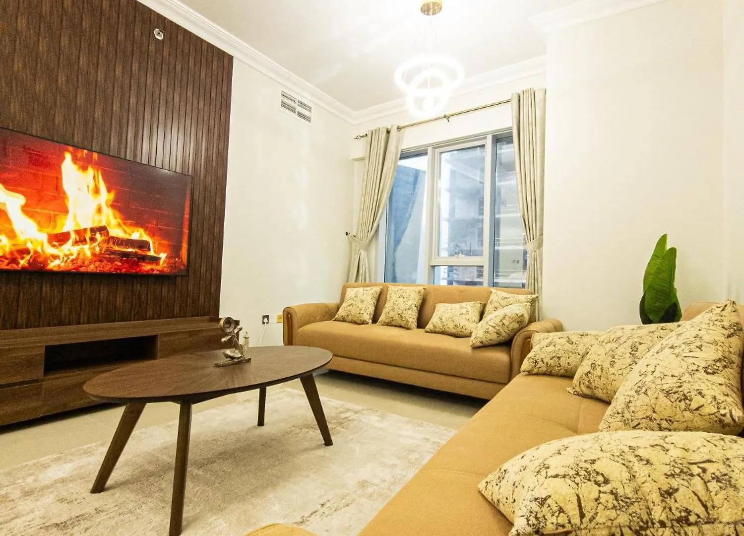 Lavish 1 Bedroom Downtown Dubai Apartment
