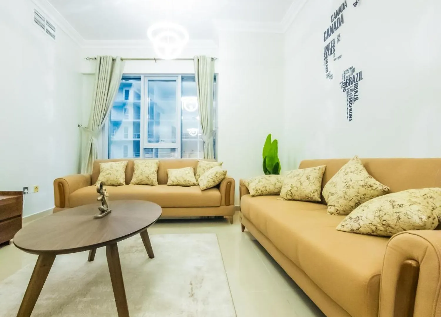 Lavish 1 Bedroom Downtown Dubai Apartment